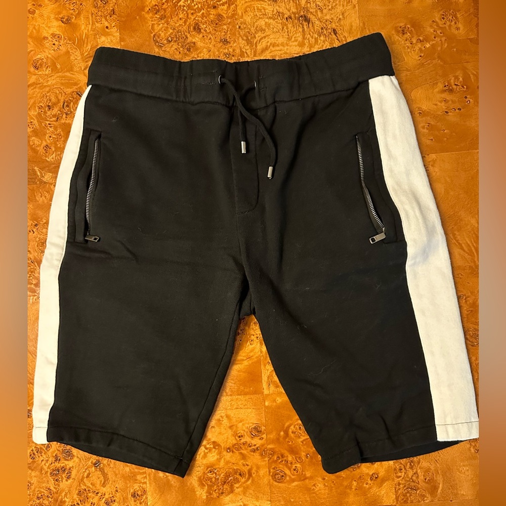 ARI COTTON DRAWSTRING SHORTS IN BLACK AND WHITE